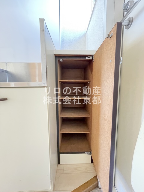 玄関　下駄箱付なので、玄関はいつでもスッキリ片付きますね☆