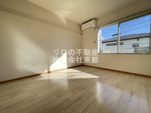 居室・リビング　南向きなので暖かな日差しが入りますね♪