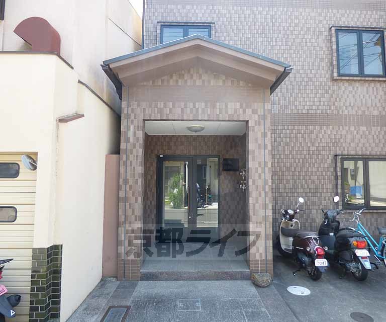 その他共有部分　建物入り口です。
