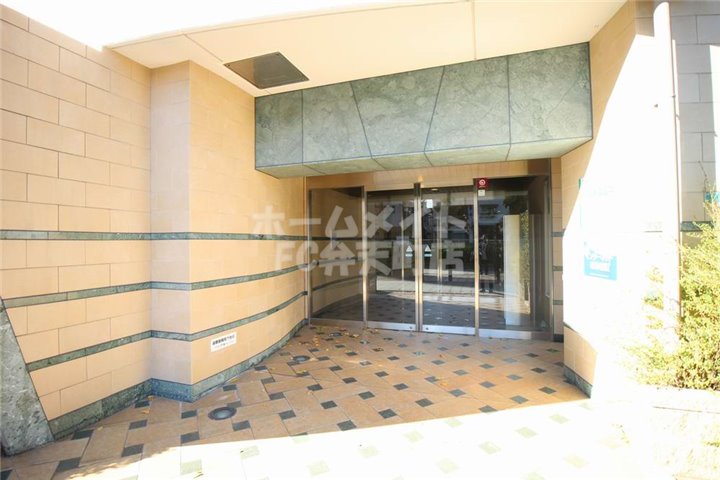 エントランス　清潔なエントランスです