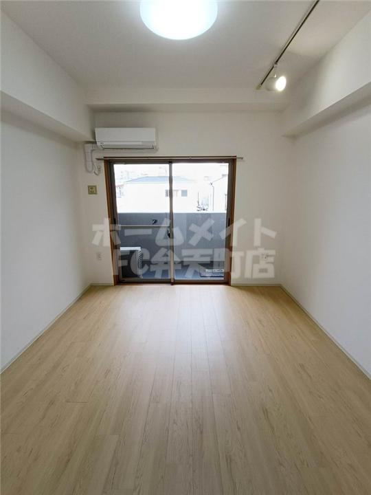 居室・リビング　居間です