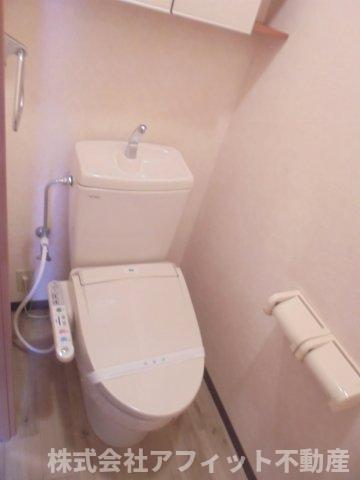 トイレ　温水洗浄暖房便座