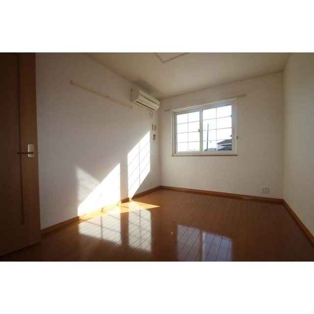 その他設備　洋室にもエアコン付いてます