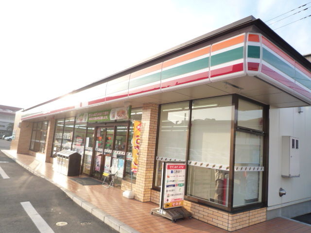 コンビニ　セブンイレブン安芸府中桃山１丁目（コンビニ）まで208m