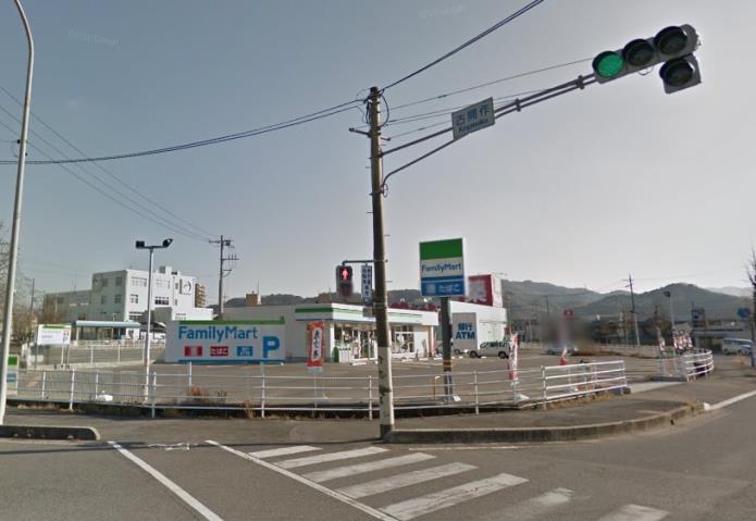 コンビニ　ファミリーマート（コンビニ）まで387m