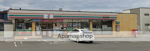 コンビニ　セブンイレブン（コンビニ）まで581m