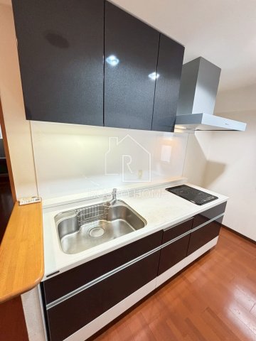 キッチン　同マンション別部屋：参考写真