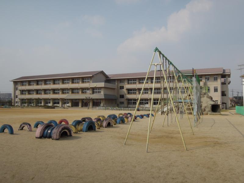 小学校　御南小学校（小学校）まで573m