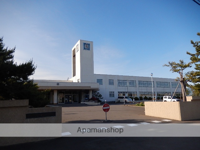 小学校　上磯小学校（小学校）まで329m