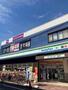 コンビニ　ファミリーマート（コンビニ）まで296m