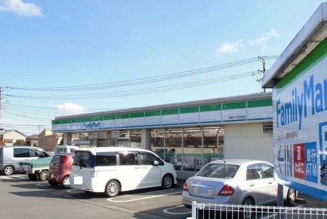 コンビニ　ファミリーマート御殿場川島田南（コンビニ）まで450m