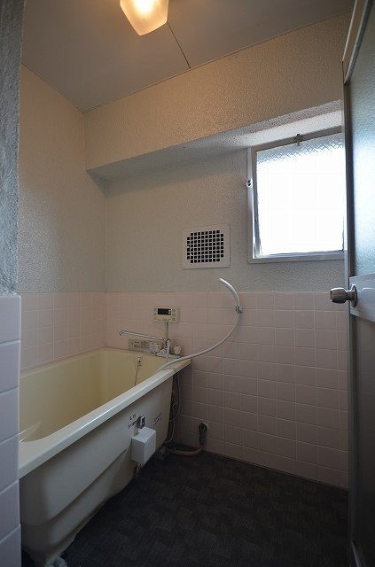 バス・シャワールーム　※同建物・別物件の写真です