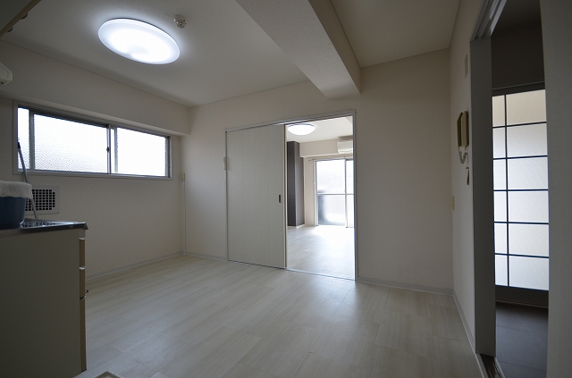 居室・リビング　※同建物・別物件の写真です