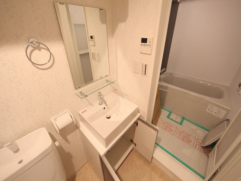 洗面設備　脱衣所　デザイン洗面台　収納スペース有