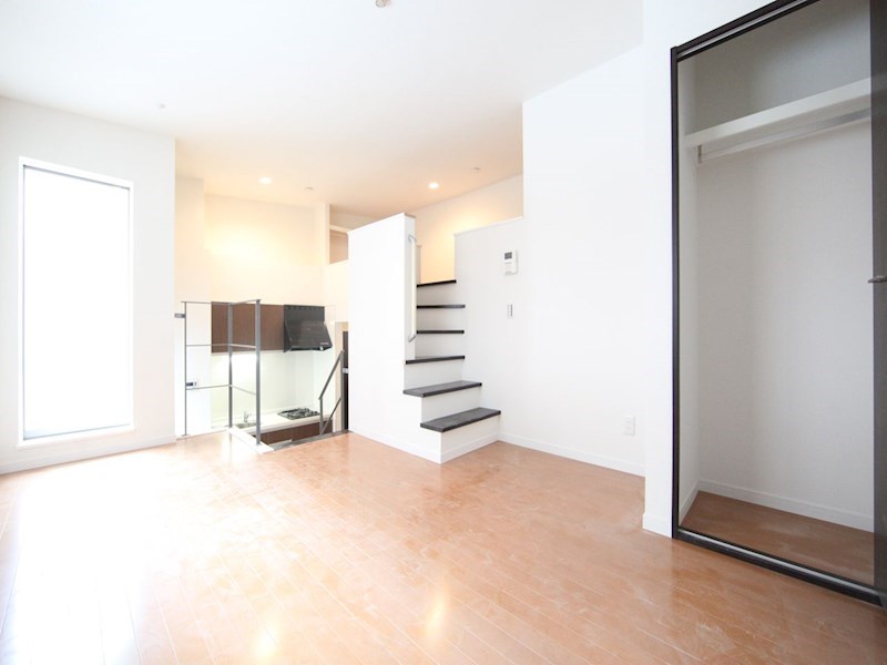 居室・リビング　洋室11.5帖　ロフト付　システムキッチン　クローゼット付