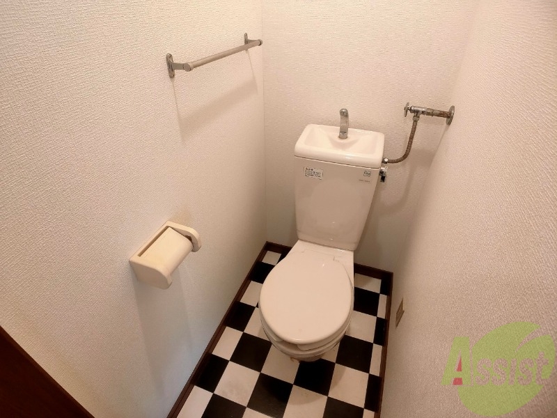 トイレ　こちらはトイレです。清潔感があり、安心して使用できます。