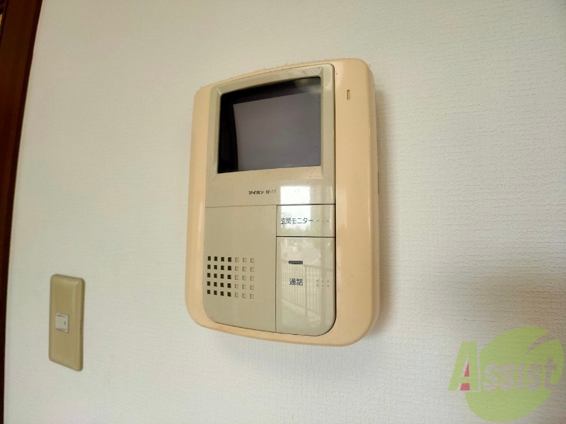 セキュリティ　モニターホンなので来客様の顔が見れます。安心ですね！