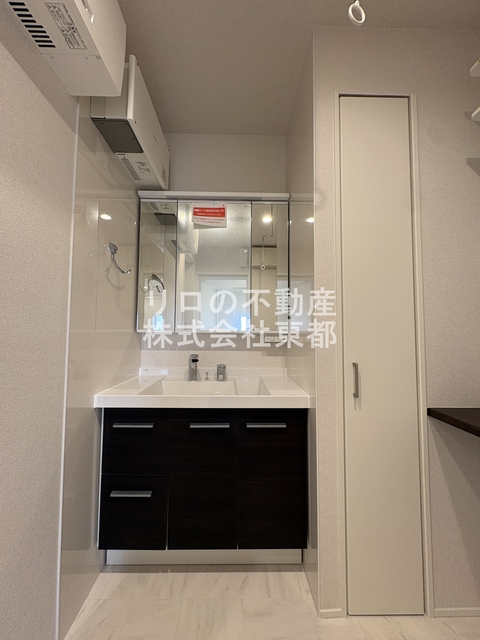 洗面設備　嬉しい洗面台は独立タイプ！