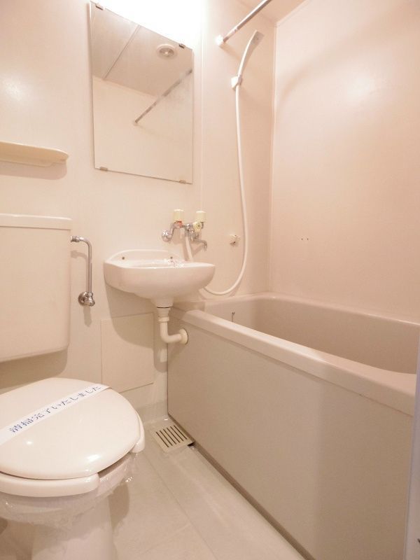 トイレ　※同仕様写真