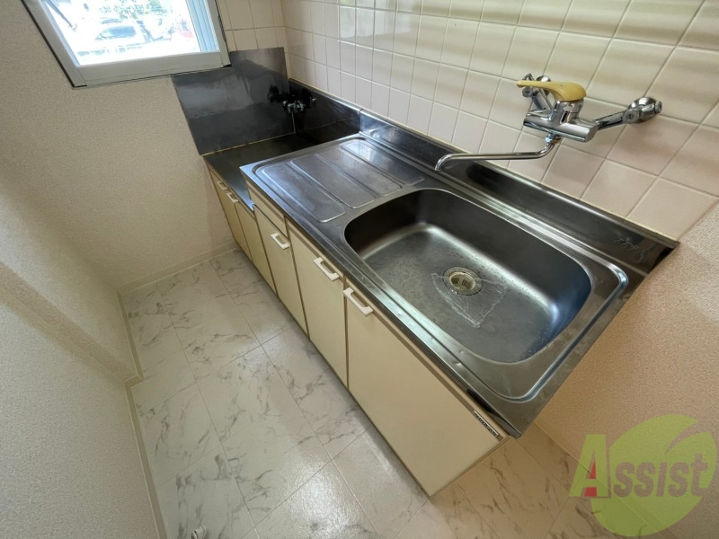 キッチン　こちらはキッチン。調理スペースもあり使いやすそうです。