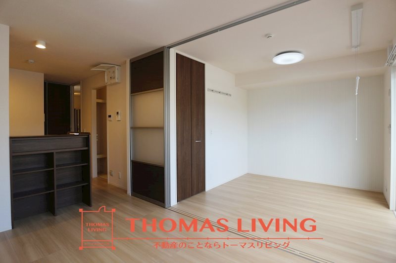 居室・リビング　実際の写真を準備中の為、同じ建物の別室写真です。参考下さい。