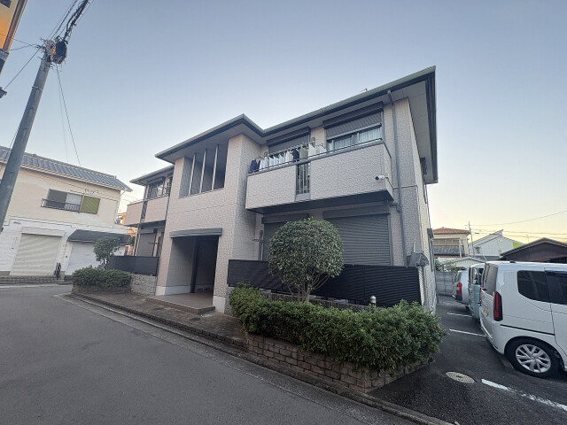 エントランス　緑も多いです！住環境良好！