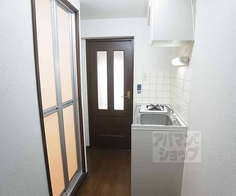 玄関　玄関からキッチンエリア