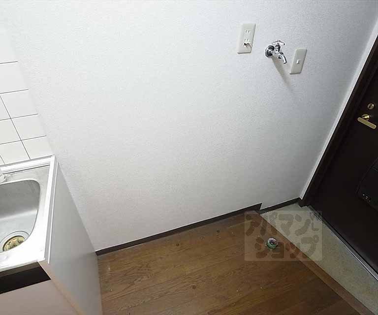 その他設備　室内の洗濯機置場です。