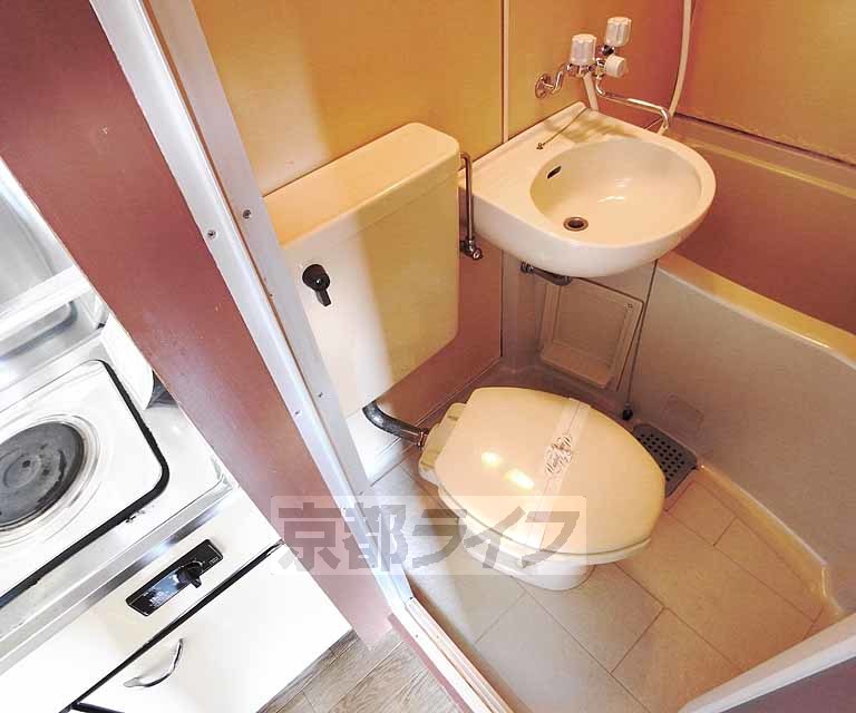 トイレ　清潔感のあるトイレですね。