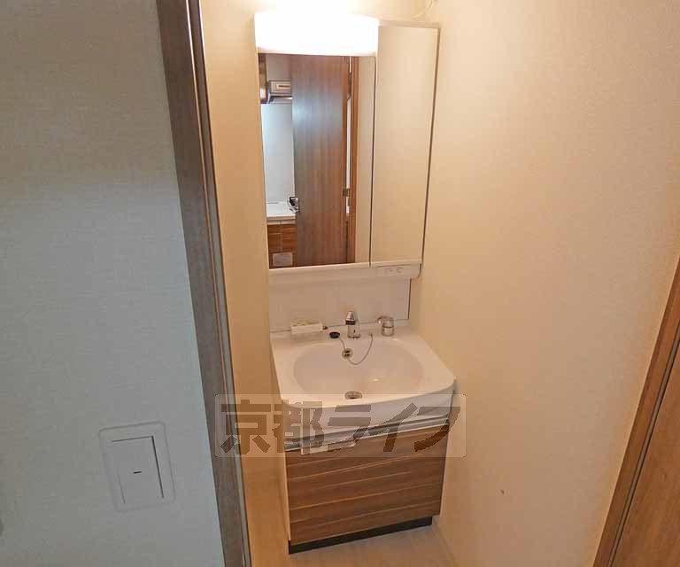 洗面設備　洗面台です。