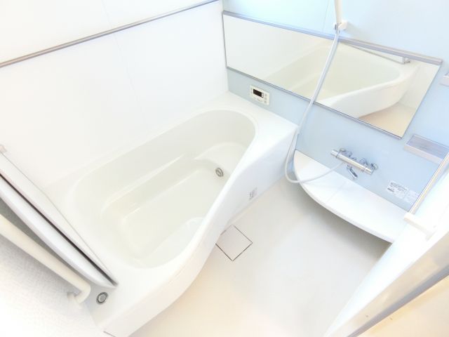 バス・シャワールーム　同物件別部屋イメージ写真