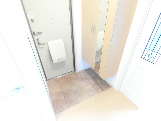 玄関　同物件別部屋イメージ写真
