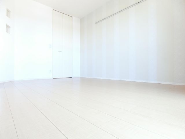 駐車場　同物件別部屋イメージ写真