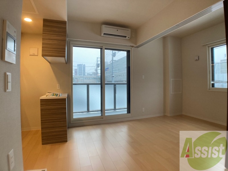 居室・リビング　広々としたリビングですね。使い勝手がよさそうですね！