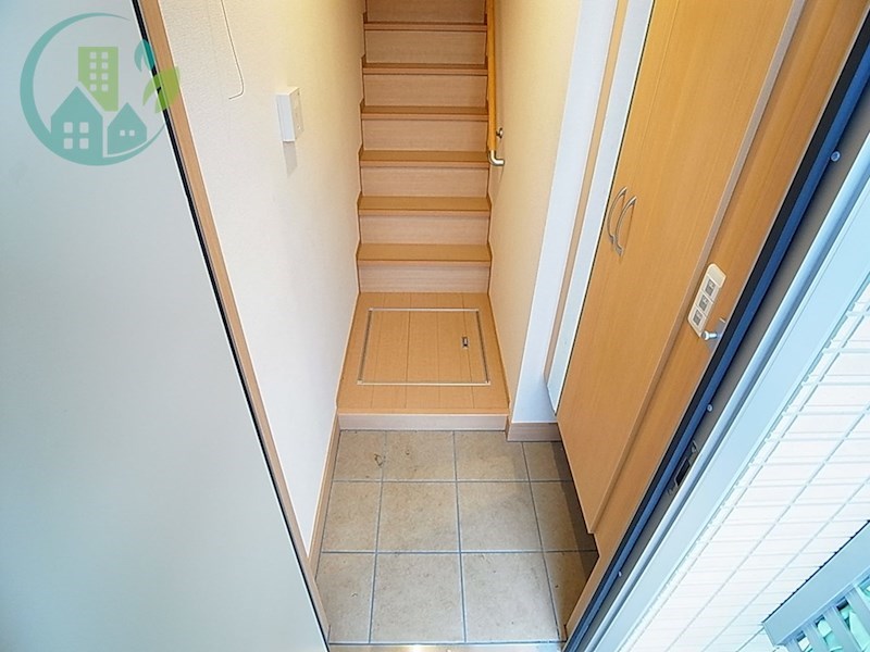 玄関　スペチアーレ（ネット無料物件)（大和ハウス）