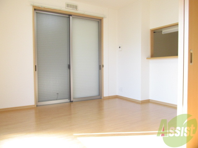 居室・リビング　これまた、明るいお部屋ですねー。