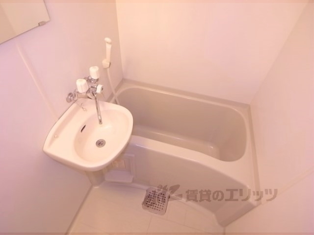 バス・シャワールーム　バス