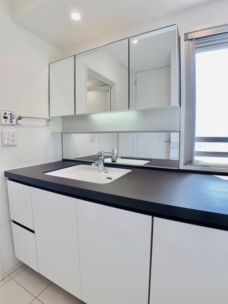 洗面設備　※別部屋の参考写真です。