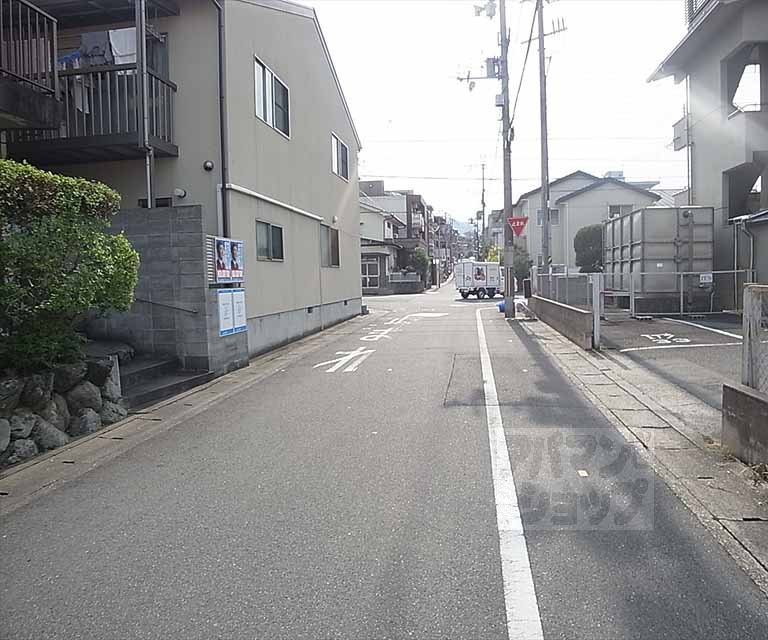 その他　前面道路です。