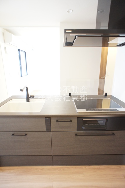 キッチン　リビングを眺めながらお料理ができるカウンターキッチンです♪