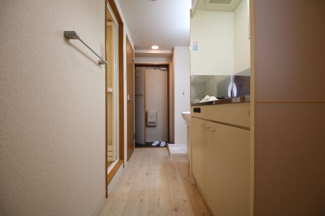 玄関　※別室の参考写真の為、現況優先です。