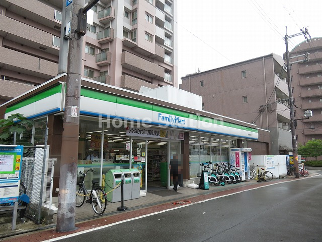 コンビニ　ファミリーマート 加島駅東口店（コンビニ）まで109m