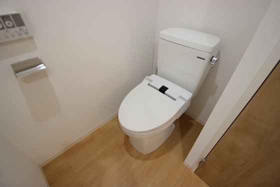 トイレ　※別部屋の写真です