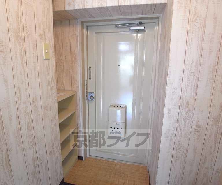 玄関　靴箱付き