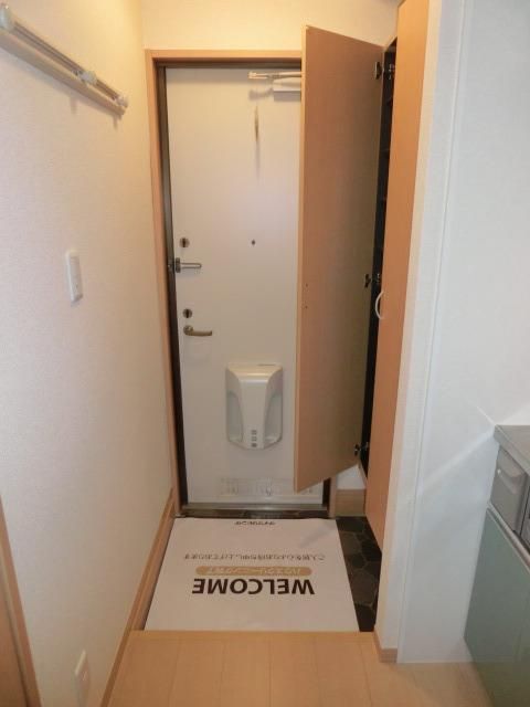 玄関　シューズボックス完備の玄関