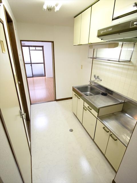 キッチン　松山市清水町　ロイヤルハイツ清水町　キッチン