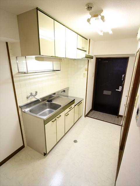 キッチン　松山市清水町　ロイヤルハイツ清水町　キッチン