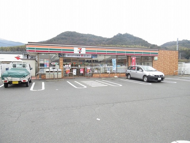 コンビニ　セブンイレブン（コンビニ）まで1400m