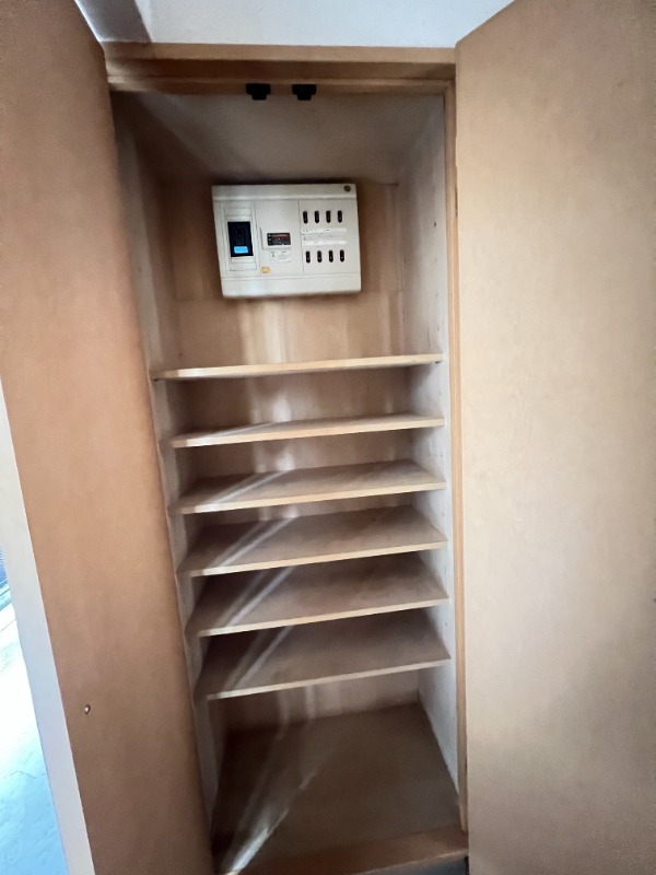 収納　玄関下駄箱