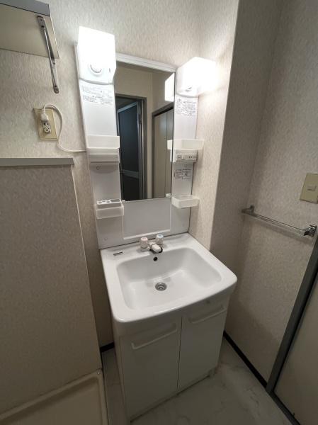 洗面設備　便利なシャンプードレッサー付き